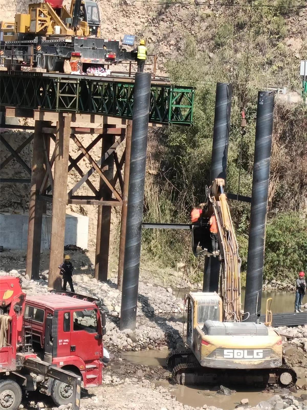 湖南浩潤路橋機(jī)械有限公司,郴州公路鋼橋設(shè)計制造加工,郴州鋼管樁橋梁設(shè)計制造加工