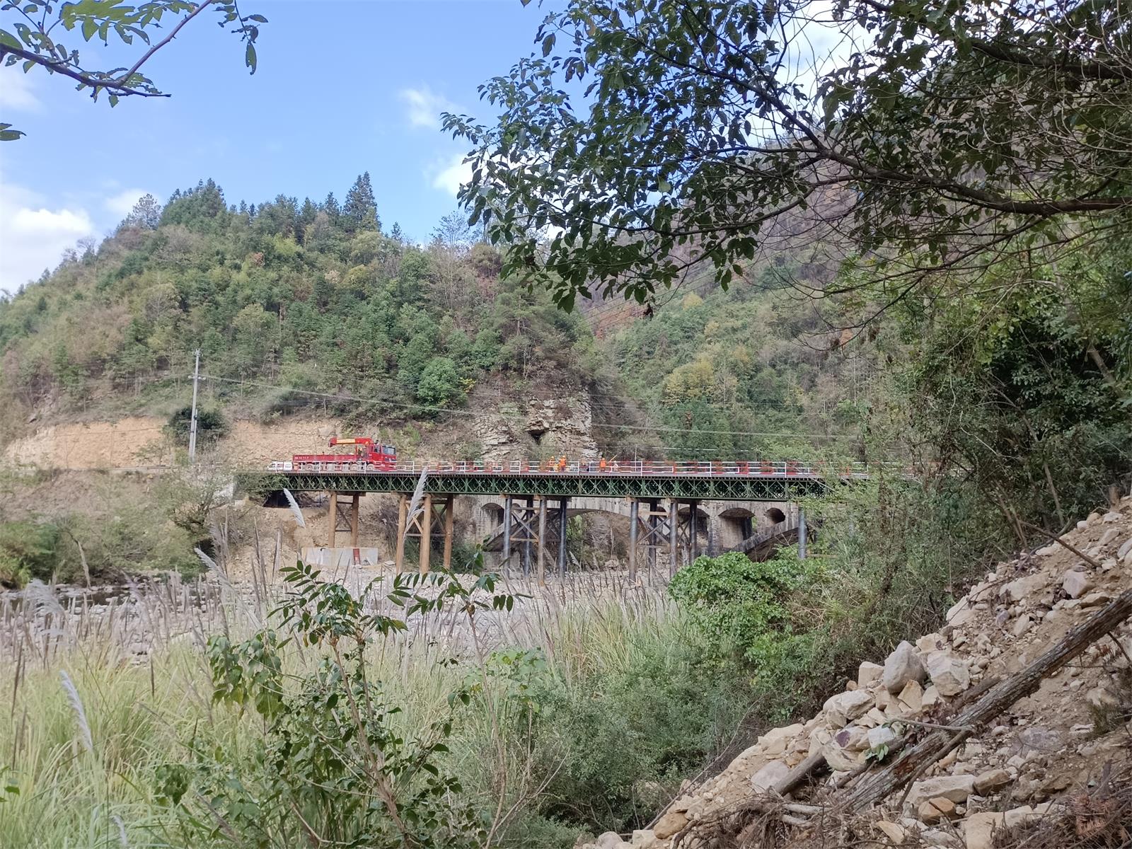 湖南浩潤路橋機(jī)械有限公司,郴州公路鋼橋設(shè)計制造加工,郴州鋼管樁橋梁設(shè)計制造加工